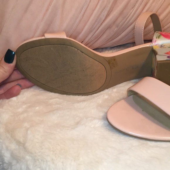 Beautiful Floral Shoes! - Picture 2 of 3